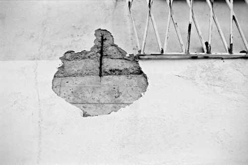 Cracked Wall, Kristiansund july 2008 © Martin Doonan